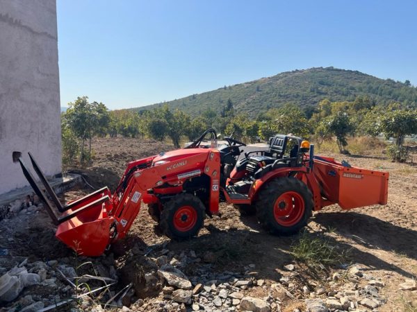 traktör kepçe KUBOTA 2650 ön yükleyici kepçe imalatı ÖDEMİŞ