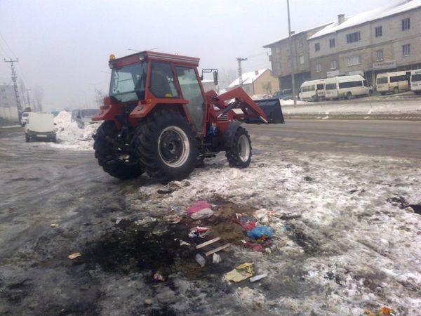 Traktör ön yükleyici kepçe imalatı Tümosan - Görsel 3