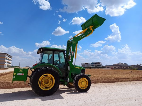 5725 john Deere Traktör Ön Yükleyici İmalatı Canlı Makina Ödemiş - İzmir - Görsel 2