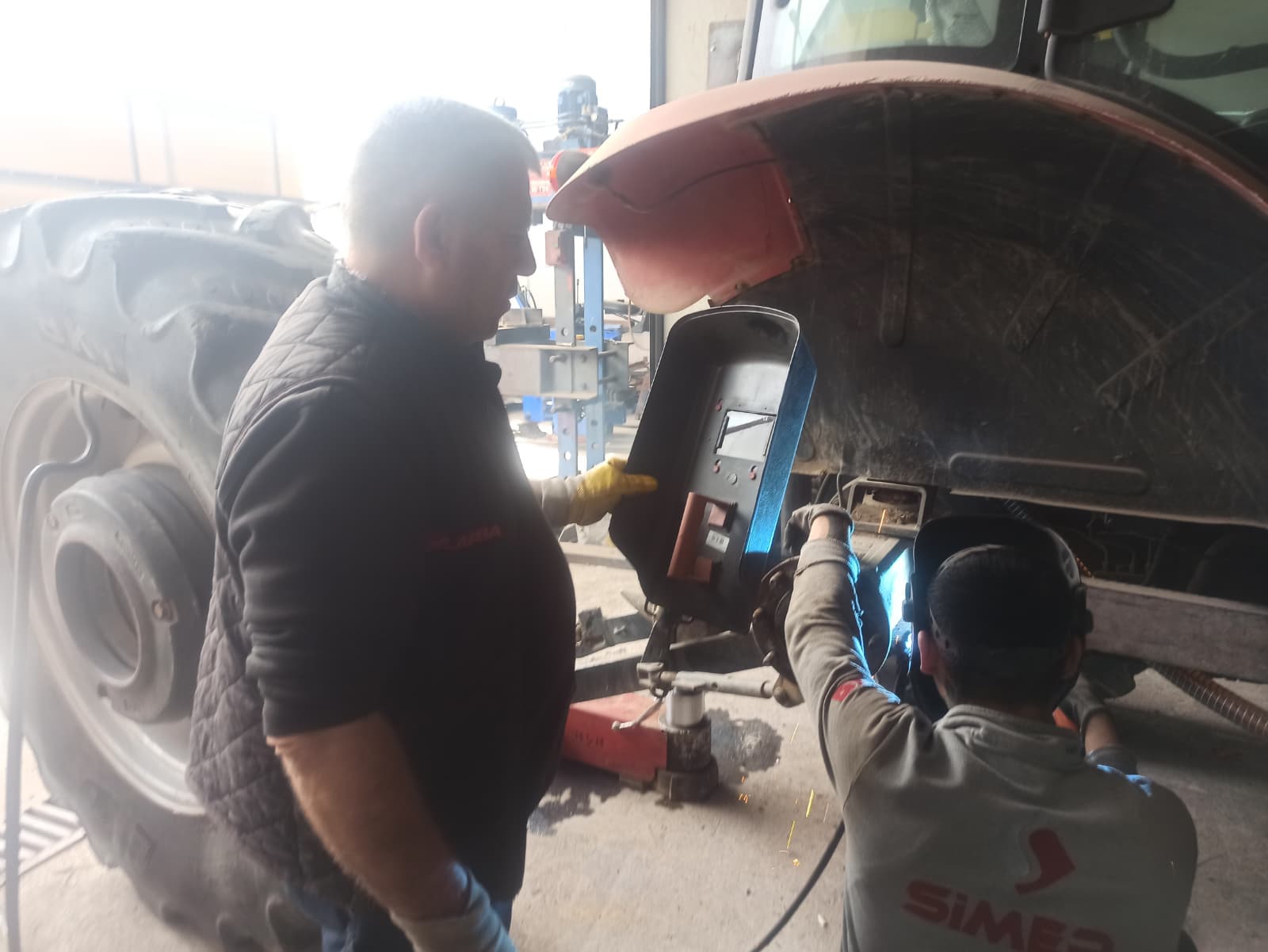 Traktör kepçe tamiri